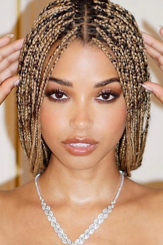 A nice way of adding lots of dimension to your box braids is by going in with colour. The blonde mixed with your natural...
